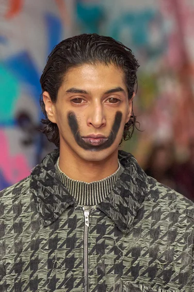 Look 28